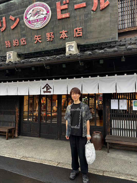 有鄰館の矢野園さんに、ezu coffee が並びます