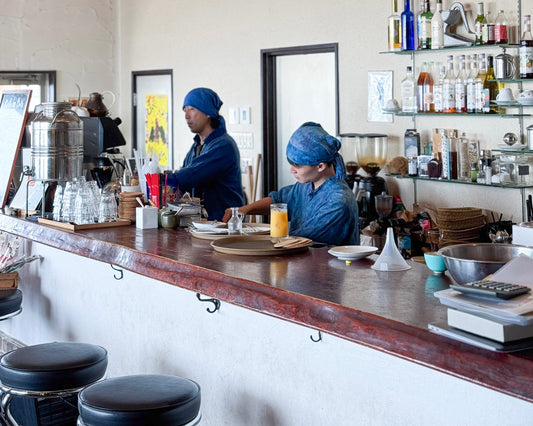 「cafe de flots-カフェ ド フロ 」さまのユニフォームを制作しました