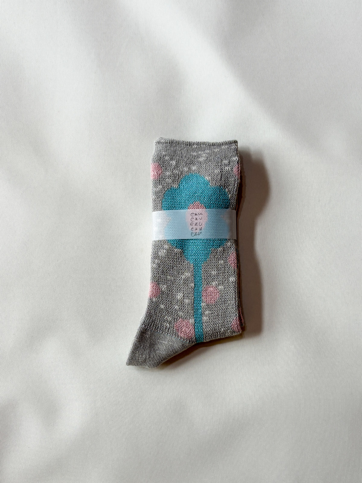 flower jacquard ソックス 帯を巻いた状態 #グレー